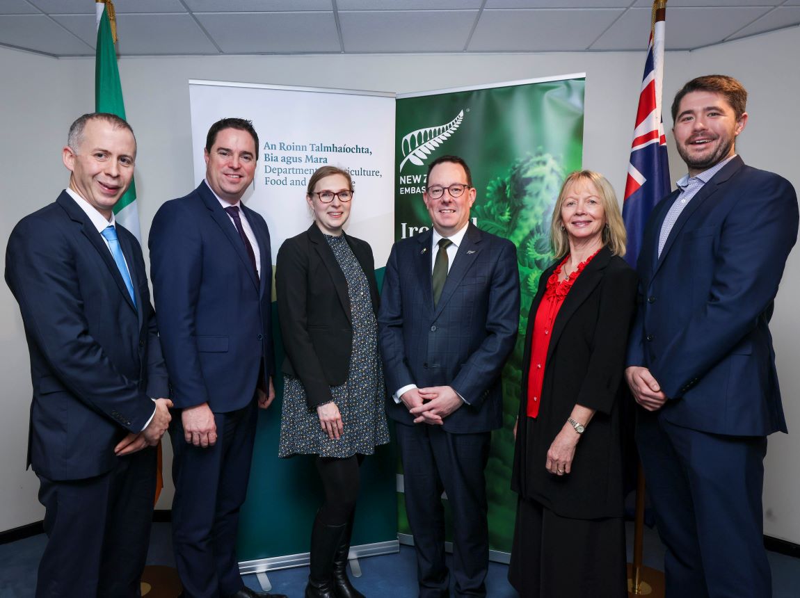 麦康纳洛格和海登部长宣布与新西兰联合合作，为气候相关研究提供360万欧元。